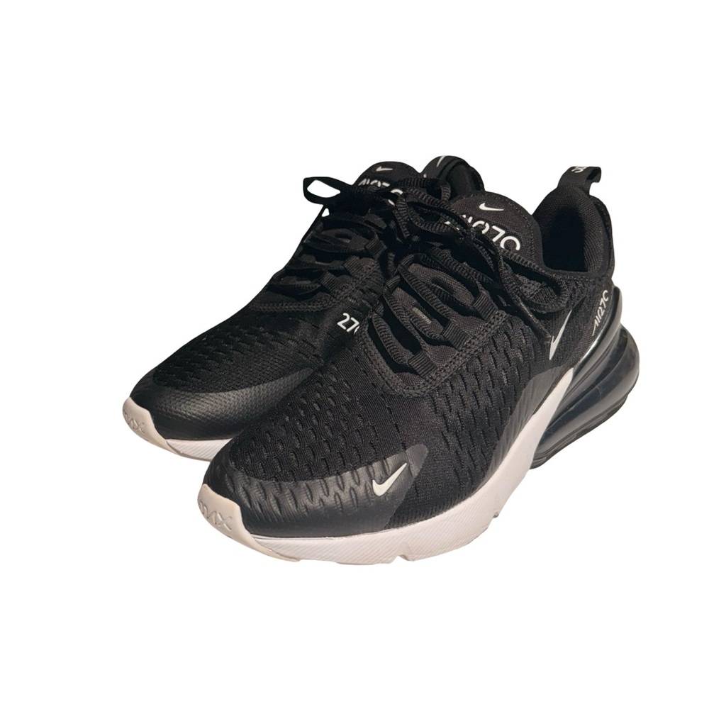 Nike Women’s Black and White Low Top Air Max 270 Sneakers size 8
